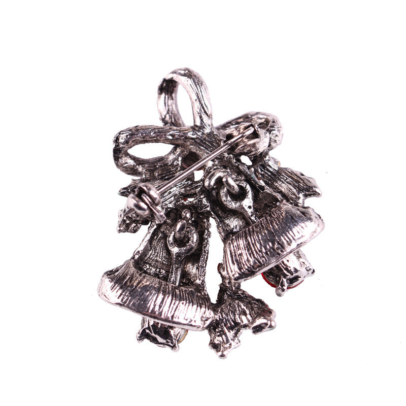 Fashionable Christmas Alloy Brooch Lapel Pin with Bell, Corsage Ornament for Accessories