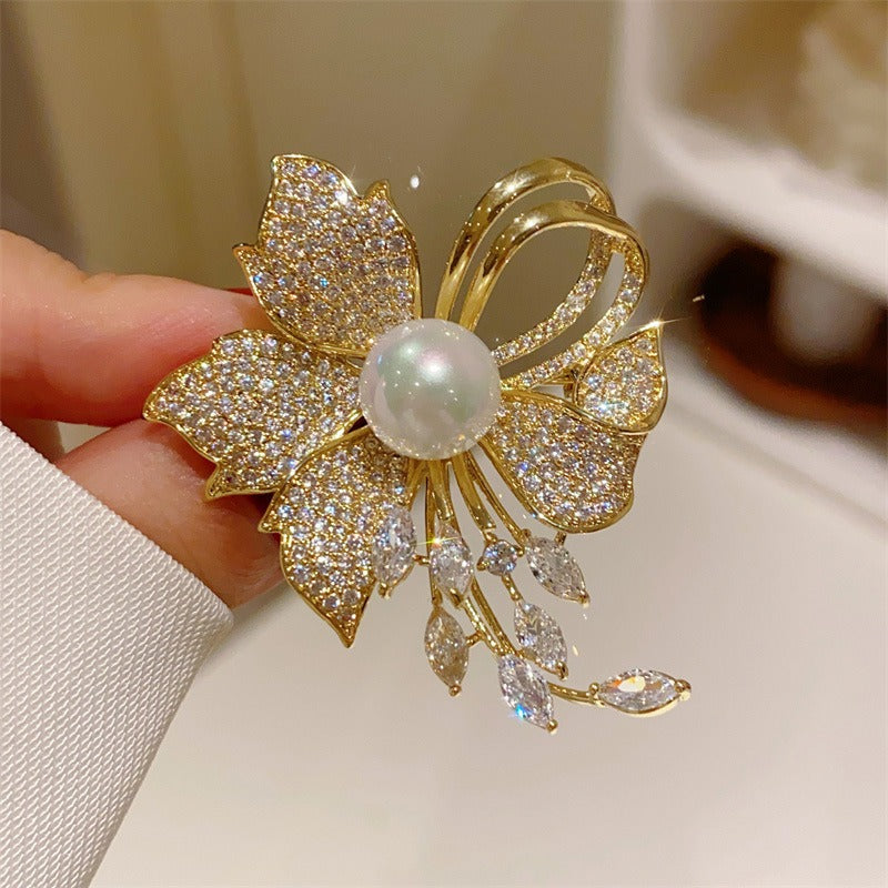 Elegant Anti-slip Brooch Pin – Minimalist Luxury Chest Clip For Women, Discreet Wardrobe Security Pin, Small Chic Decorative Brooch To Prevent Gaping, Premium Quality & Unique Design