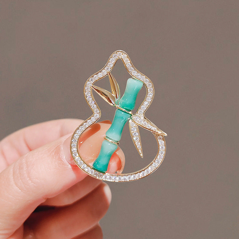 Elegant Anti-slip Brooch Pin – Minimalist Luxury Chest Clip For Women, Discreet Wardrobe Security Pin, Small Chic Decorative Brooch To Prevent Gaping, Premium Quality & Unique Design