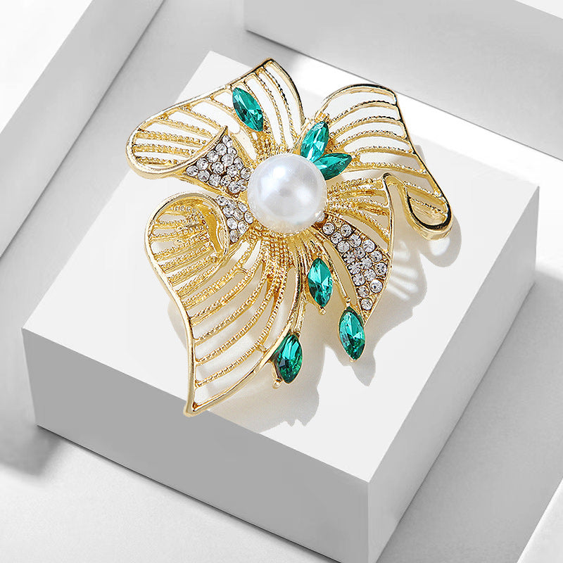 Luxury Vintage-Inspired Emerald Pearl Brooch Pin - Heavy-Duty Design,小众 (Niche) Elegant Women's Lapel Accessory