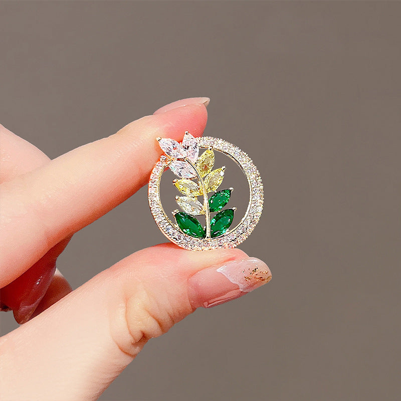 Elegant Anti-slip Brooch Pin – Minimalist Luxury Chest Clip For Women, Discreet Wardrobe Security Pin, Small Chic Decorative Brooch To Prevent Gaping, Premium Quality & Unique Design