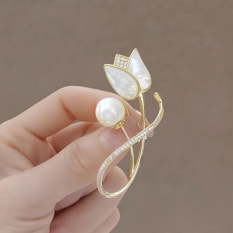Elegant Anti-slip Brooch Pin – Minimalist Luxury Chest Clip For Women, Discreet Wardrobe Security Pin, Small Chic Decorative Brooch To Prevent Gaping, Premium Quality & Unique Design