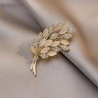 Elegant Anti-slip Brooch Pin – Minimalist Luxury Chest Clip For Women, Discreet Wardrobe Security Pin, Small Chic Decorative Brooch To Prevent Gaping, Premium Quality & Unique Design