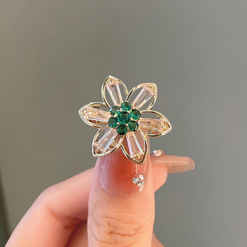 Elegant Anti-slip Brooch Pin – Minimalist Luxury Chest Clip For Women, Discreet Wardrobe Security Pin, Small Chic Decorative Brooch To Prevent Gaping, Premium Quality & Unique Design