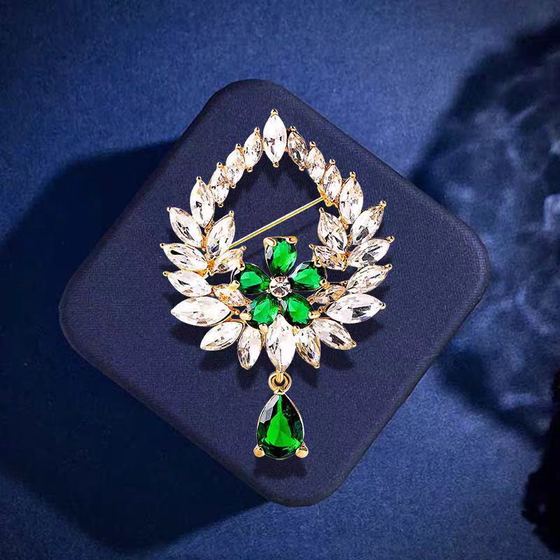 Elegant Anti-slip Brooch Pin – Minimalist Luxury Chest Clip For Women, Discreet Wardrobe Security Pin, Small Chic Decorative Brooch To Prevent Gaping, Premium Quality & Unique Design