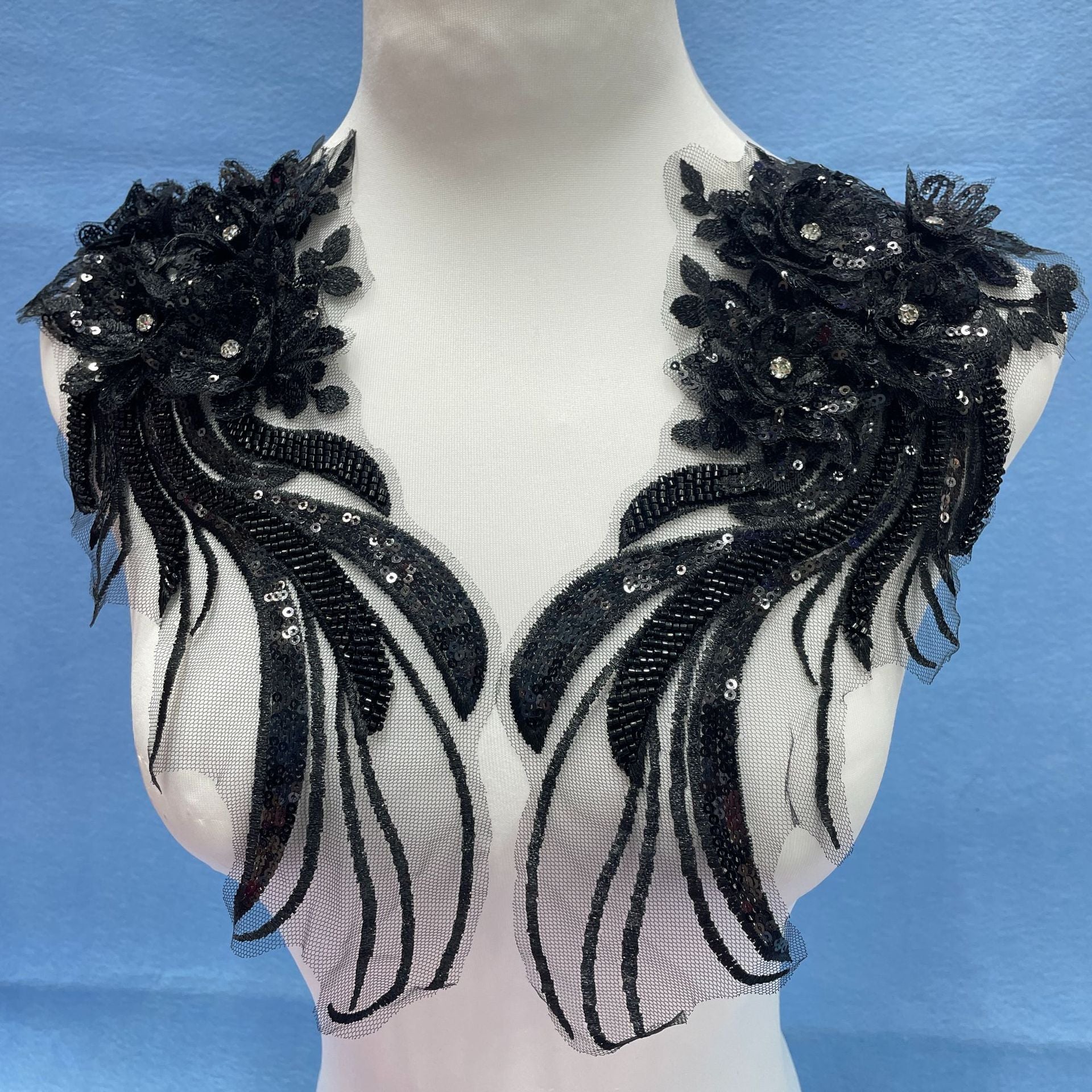 3D Floral Embroidered Appliqué Patches – Matching Pair Design for Women's Wedding Dresses, Evening Gowns & Girls' Headscarves, DIY Sew-On Flower Trim for Bridal, Kids' Wear & Fashion Accessories