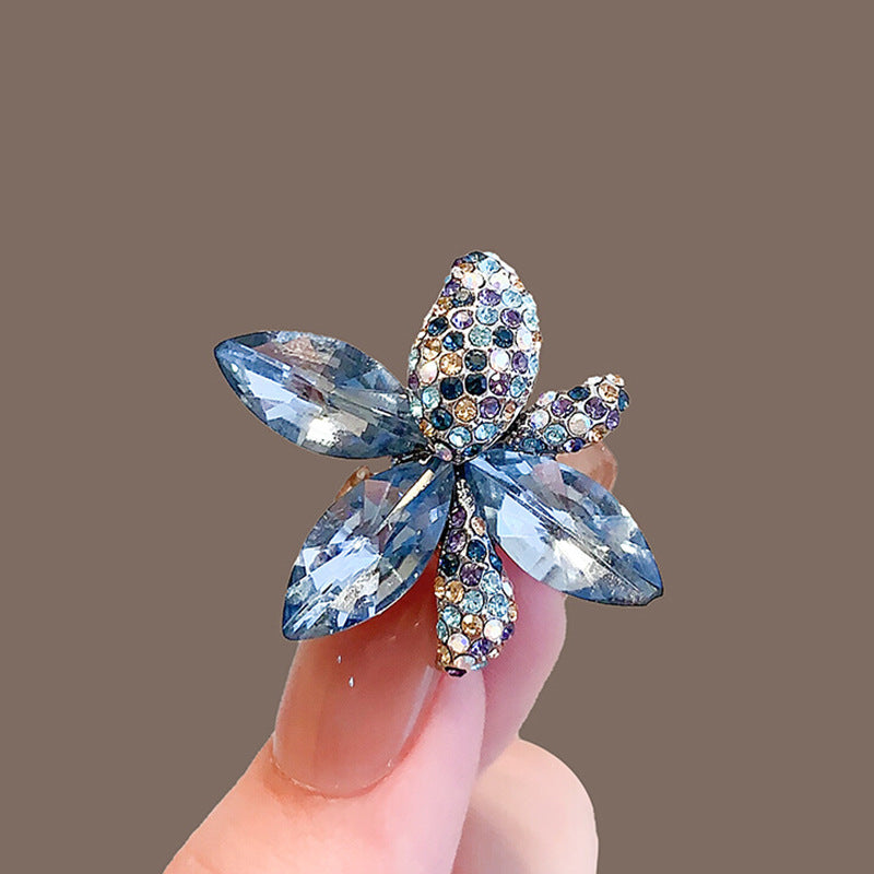 Elegant Anti-slip Brooch Pin – Minimalist Luxury Chest Clip For Women, Discreet Wardrobe Security Pin, Small Chic Decorative Brooch To Prevent Gaping, Premium Quality & Unique Design