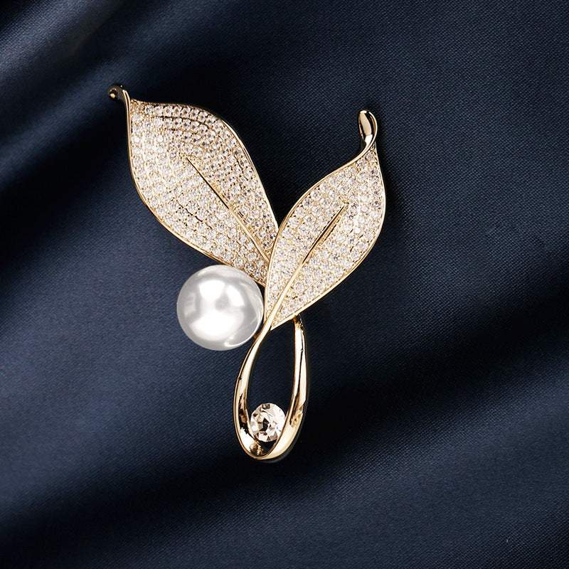 Elegant Anti-slip Brooch Pin – Minimalist Luxury Chest Clip For Women, Discreet Wardrobe Security Pin, Small Chic Decorative Brooch To Prevent Gaping, Premium Quality & Unique Design