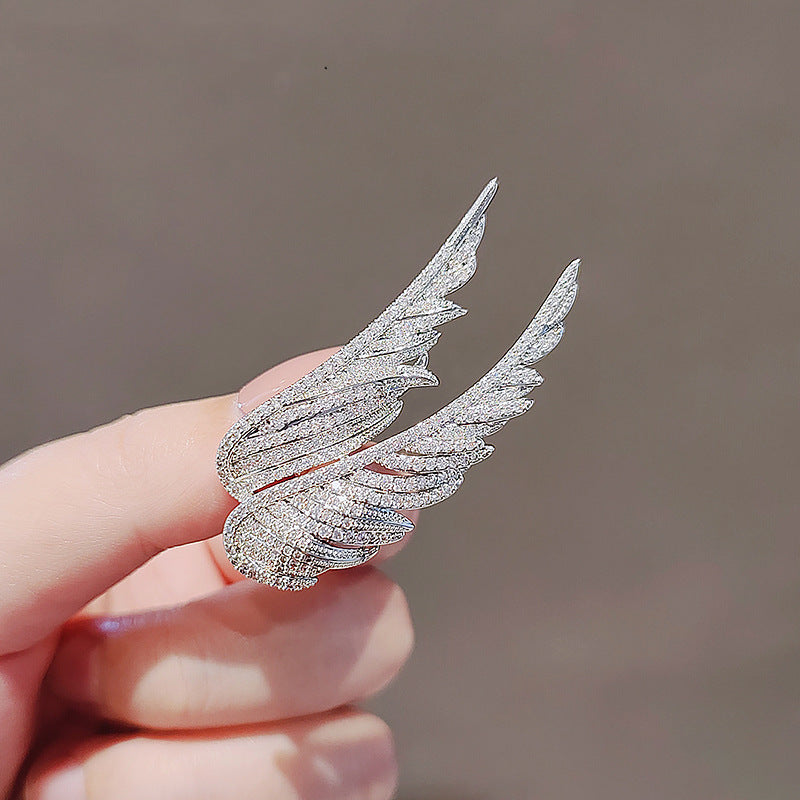 Elegant Anti-slip Brooch Pin – Minimalist Luxury Chest Clip For Women, Discreet Wardrobe Security Pin, Small Chic Decorative Brooch To Prevent Gaping, Premium Quality & Unique Design