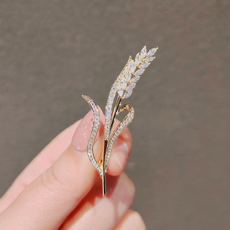 Elegant Anti-slip Brooch Pin – Minimalist Luxury Chest Clip For Women, Discreet Wardrobe Security Pin, Small Chic Decorative Brooch To Prevent Gaping, Premium Quality & Unique Design