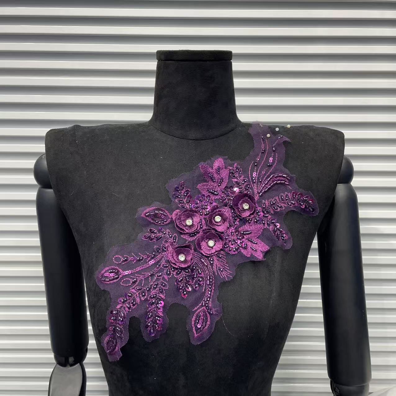 3D Embroidered Lace Floral Appliqué – Decorative Trim with Intricate Lace Flowers for Dresses, Clothing Accessories & DIY Fashion Projects