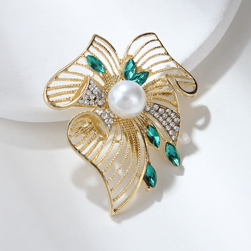 Luxury Vintage-Inspired Emerald Pearl Brooch Pin - Heavy-Duty Design,小众 (Niche) Elegant Women's Lapel Accessory