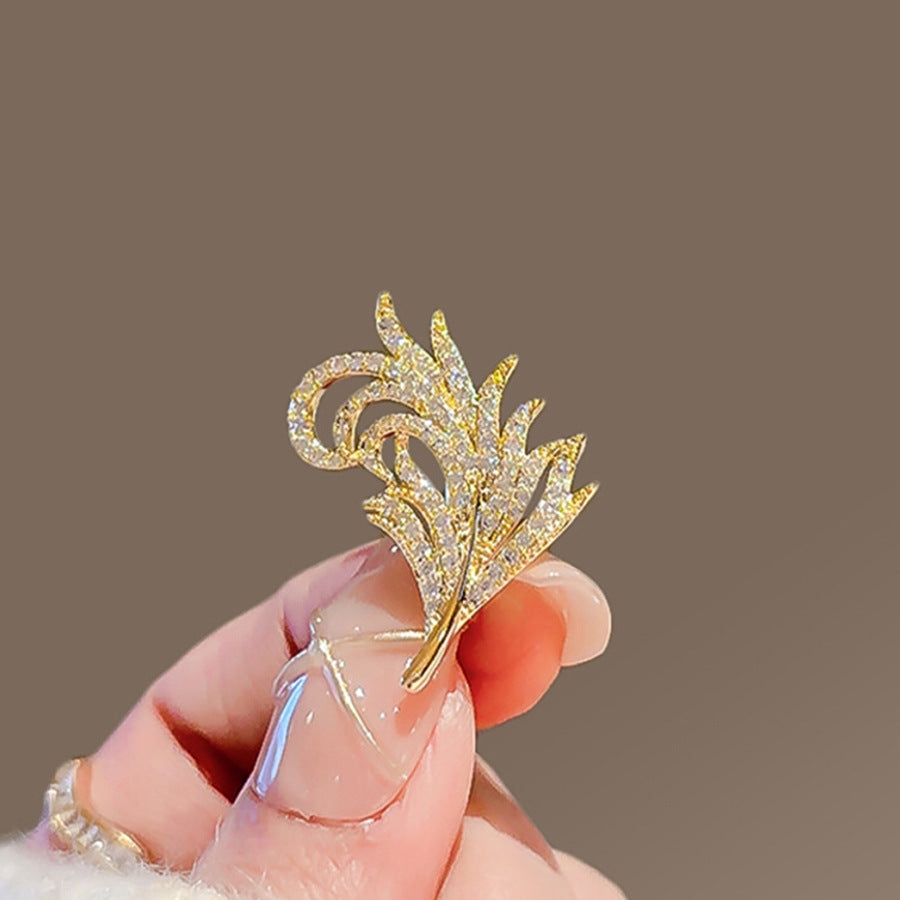 Elegant Anti-slip Brooch Pin – Minimalist Luxury Chest Clip For Women, Discreet Wardrobe Security Pin, Small Chic Decorative Brooch To Prevent Gaping, Premium Quality & Unique Design